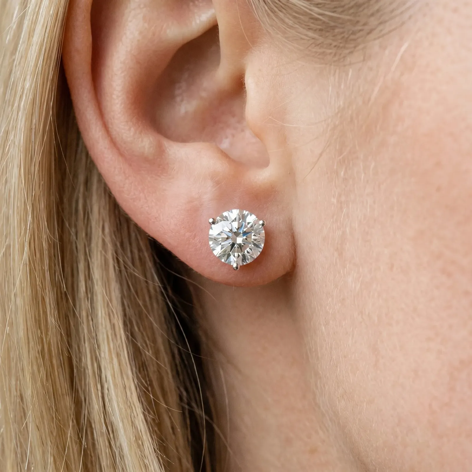Round Brilliant Diamond Martini Stud Earrings White gold